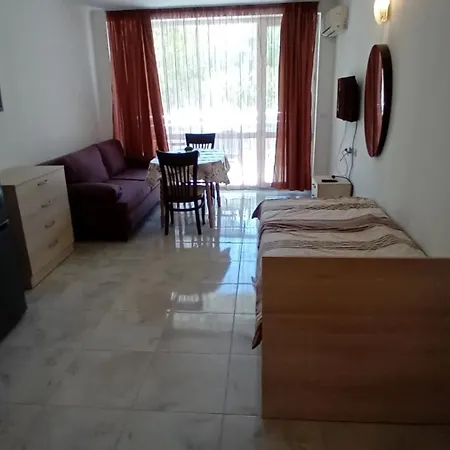 студио а 102 Apartment Burgas